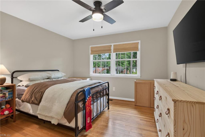 Photo 33 of 44 residential for sale in Hampton virginia