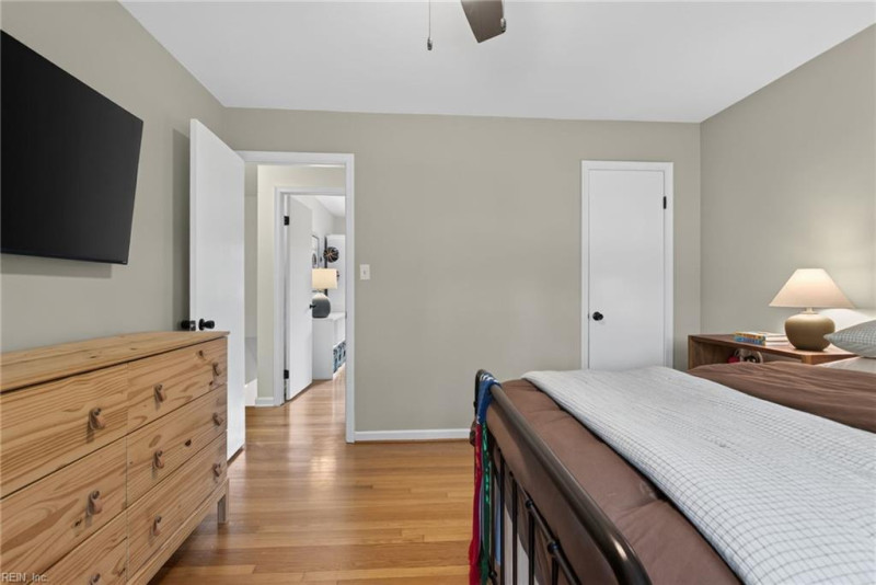 Photo 34 of 44 residential for sale in Hampton virginia