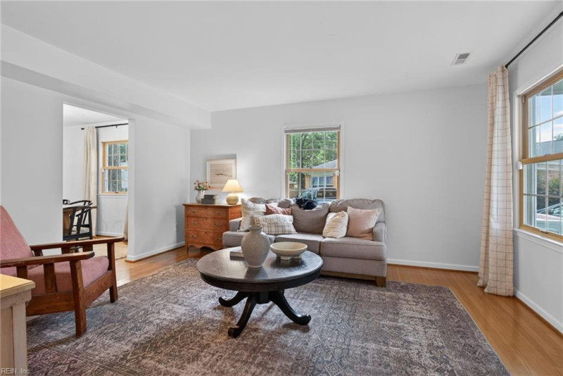 Photo 6 of 44 residential for sale in Hampton virginia
