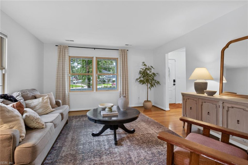 Photo 7 of 44 residential for sale in Hampton virginia