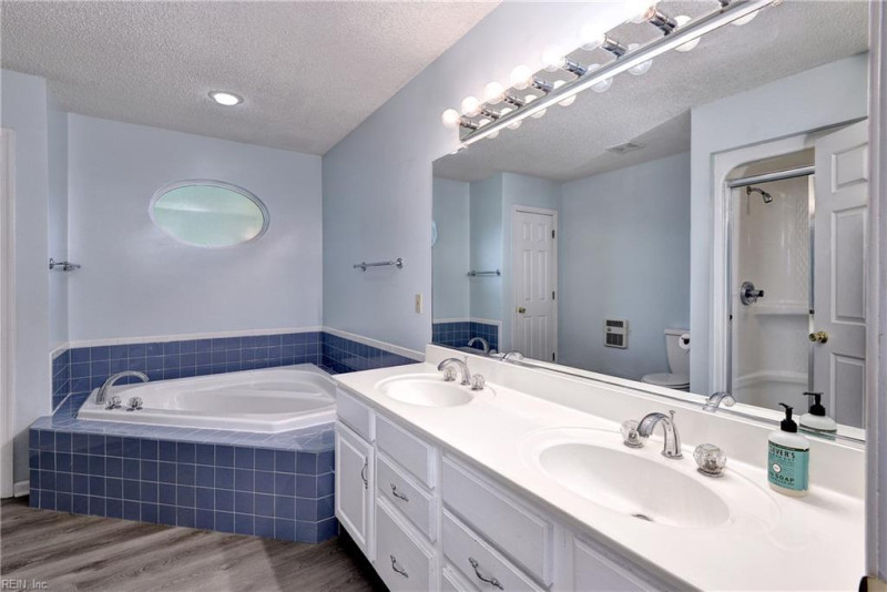 Photo 9 of 24 residential for sale in Poquoson virginia