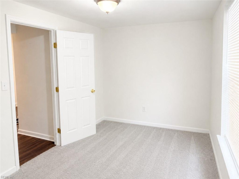 Photo 11 of 24 residential for sale in Portsmouth virginia