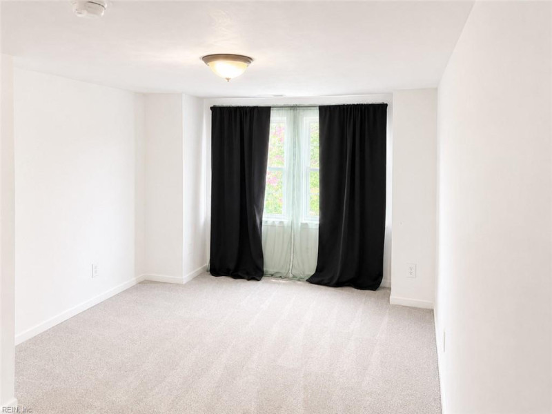 Photo 14 of 24 residential for sale in Portsmouth virginia
