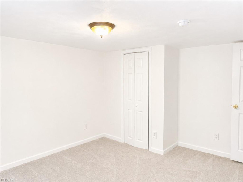 Photo 18 of 24 residential for sale in Portsmouth virginia