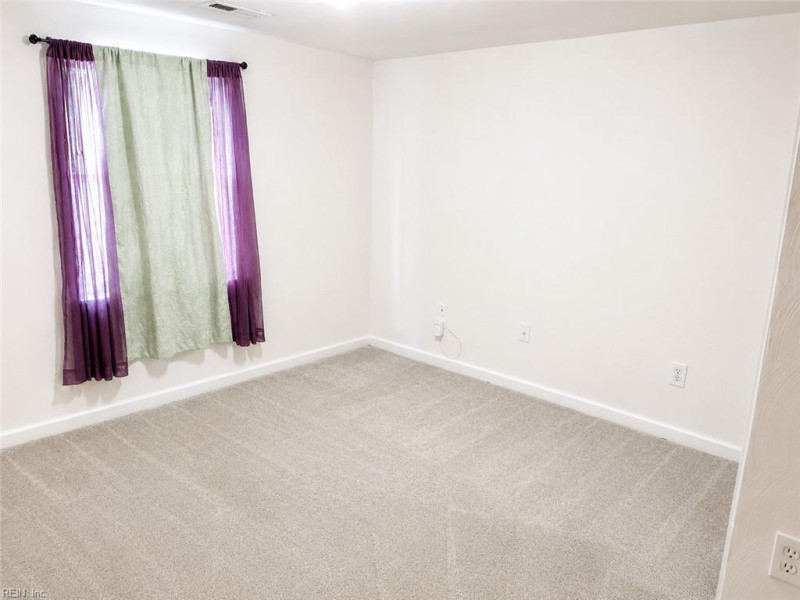 Photo 19 of 24 residential for sale in Portsmouth virginia