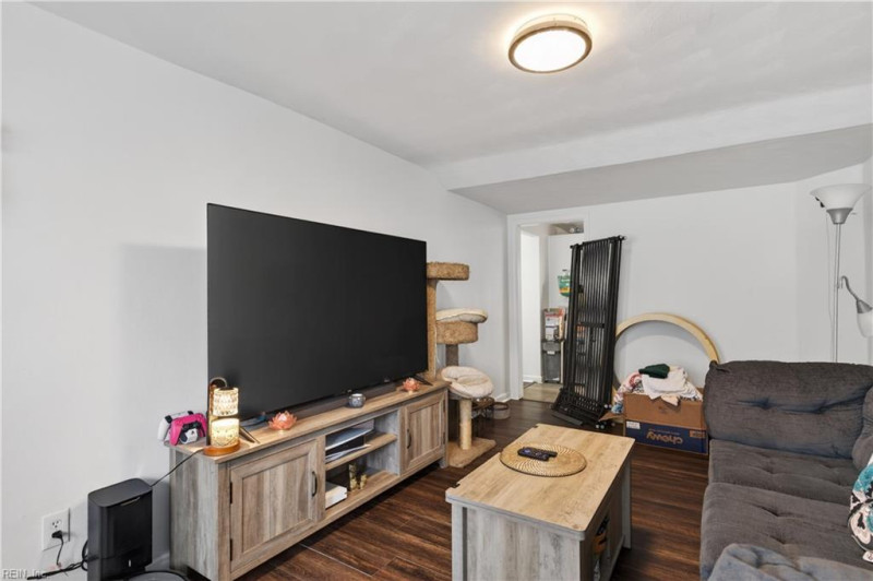 Photo 4 of 24 residential for sale in Portsmouth virginia