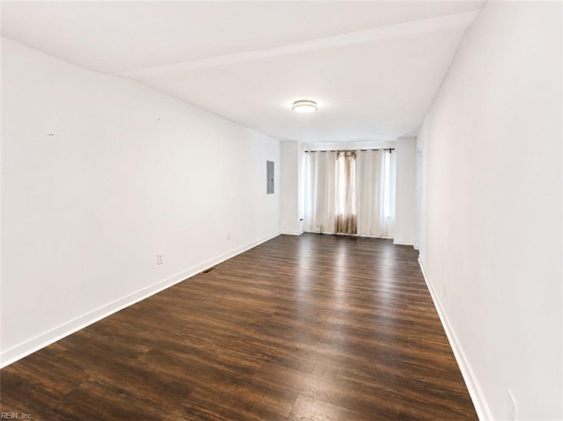 Photo 5 of 24 residential for sale in Portsmouth virginia