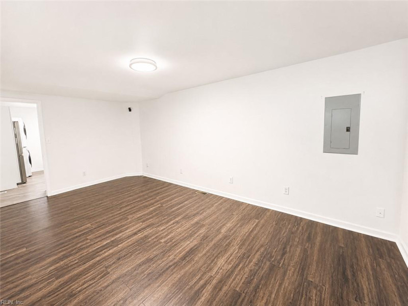 Photo 6 of 24 residential for sale in Portsmouth virginia