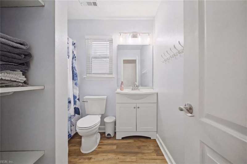 Photo 25 of 50 residential for sale in Chesapeake virginia Photo 25 of 50 residential for sale in Chesapeake virginia