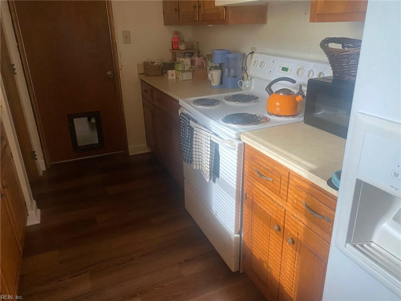 Photo 3 of 12 residential for sale in Hampton virginia