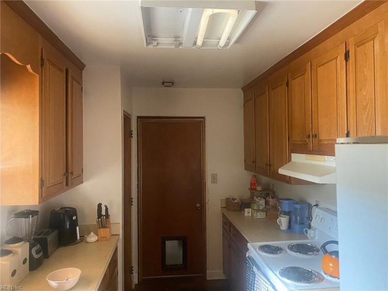 Photo 5 of 12 residential for sale in Hampton virginia