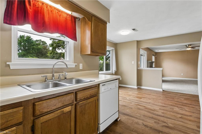 Photo 11 of 40 residential for sale in Virginia Beach virginia