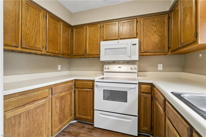 Photo 12 of 40 residential for sale in Virginia Beach virginia