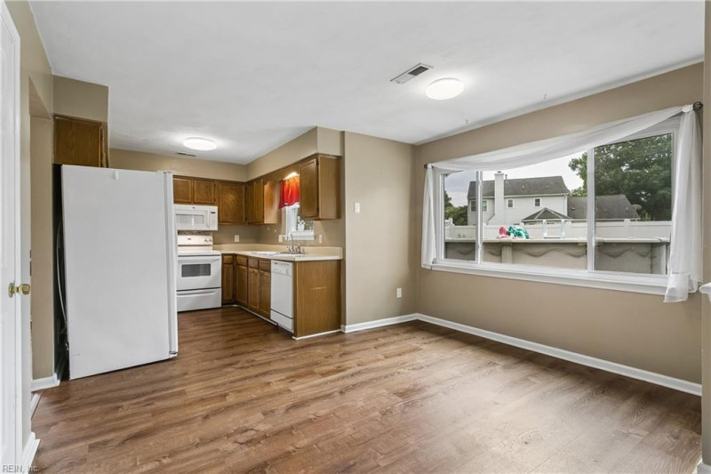 Photo 15 of 40 residential for sale in Virginia Beach virginia