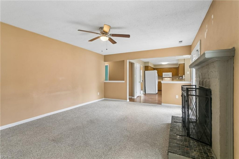Photo 18 of 40 residential for sale in Virginia Beach virginia