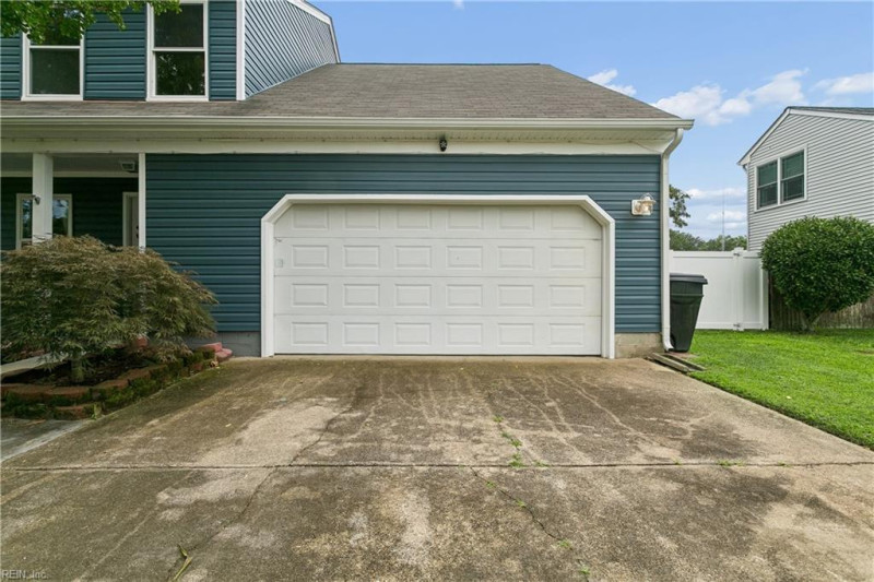 Photo 2 of 40 residential for sale in Virginia Beach virginia