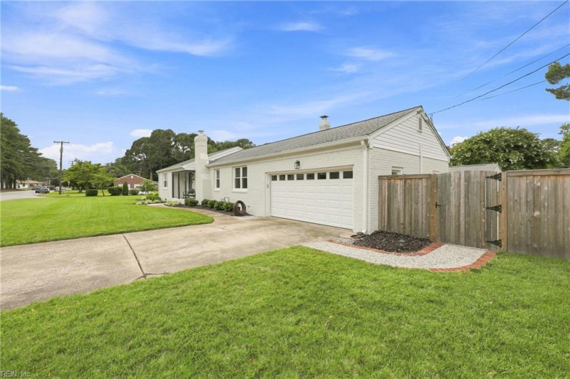 Photo 3 of 42 residential for sale in Virginia Beach virginia