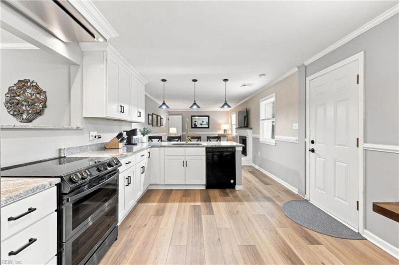 Photo 9 of 42 residential for sale in Virginia Beach virginia