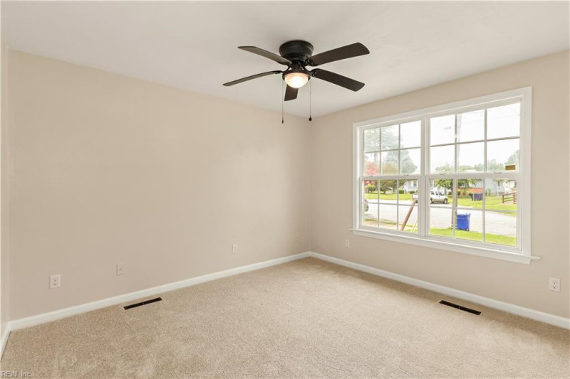 Photo 14 of 20 residential for sale in Portsmouth virginia