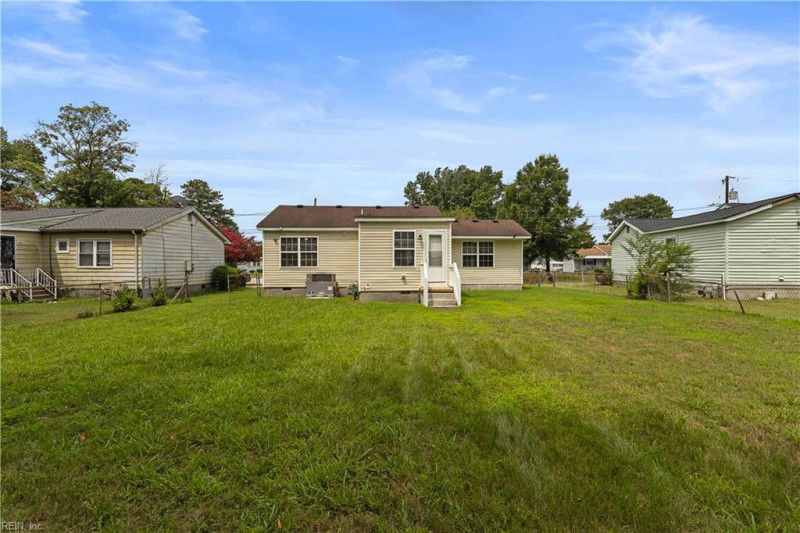 Photo 18 of 20 residential for sale in Portsmouth virginia