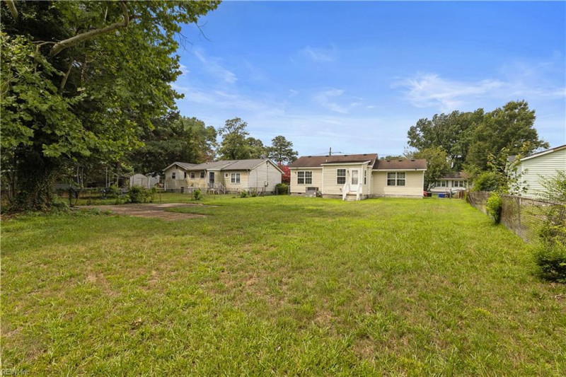 Photo 19 of 20 residential for sale in Portsmouth virginia