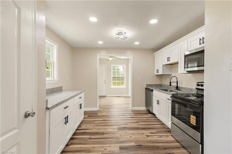 Photo 8 of 20 residential for sale in Portsmouth virginia