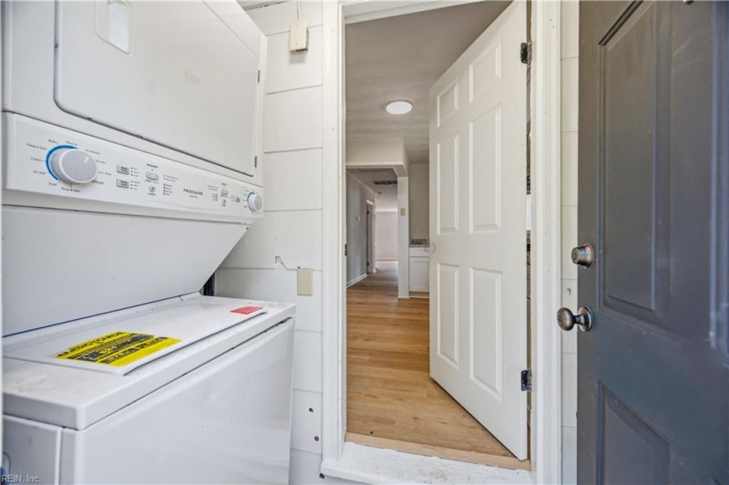 Photo 14 of 17 residential for sale in Newport News virginia