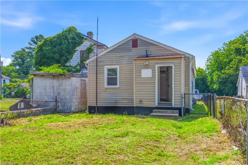 Photo 16 of 17 residential for sale in Newport News virginia