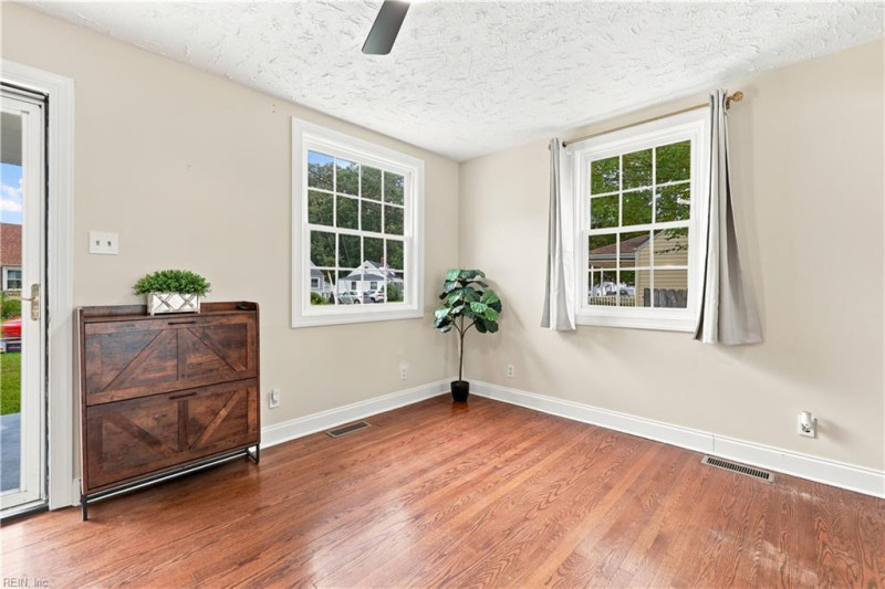 Photo 3 of 26 residential for sale in Portsmouth virginia Photo 3 of 26 residential for sale in Portsmouth virginia