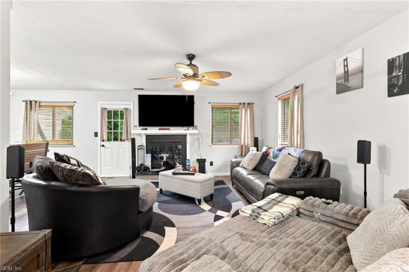 Photo 15 of 34 residential for sale in Virginia Beach virginia