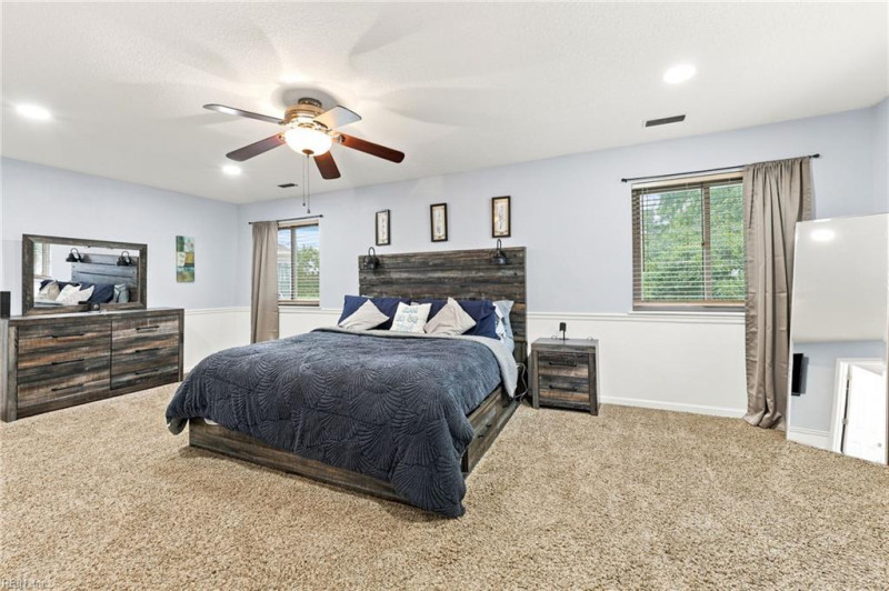 Photo 18 of 34 residential for sale in Virginia Beach virginia