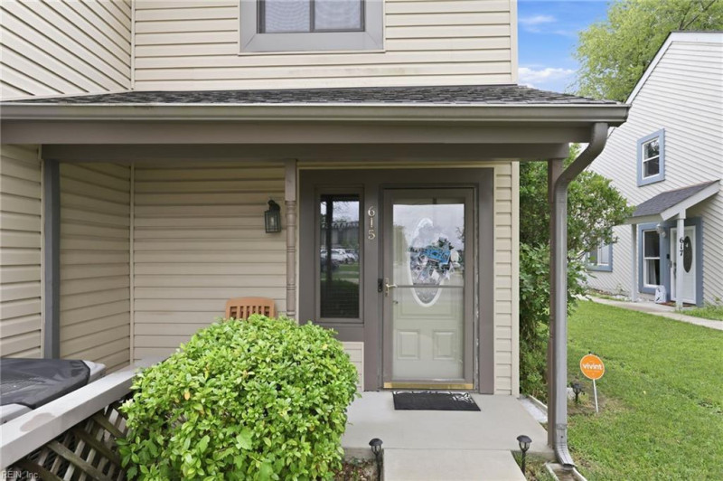 Photo 3 of 34 residential for sale in Virginia Beach virginia