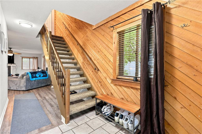 Photo 4 of 34 residential for sale in Virginia Beach virginia