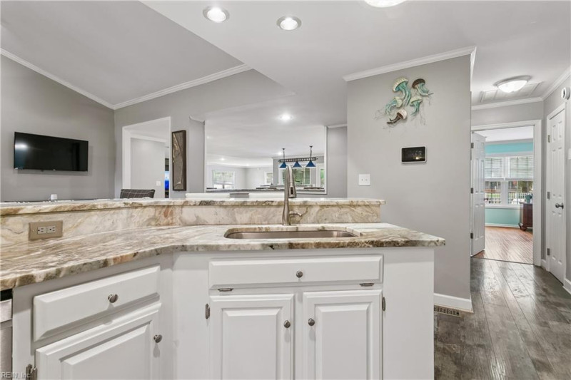 Photo 10 of 48 residential for sale in Hampton virginia