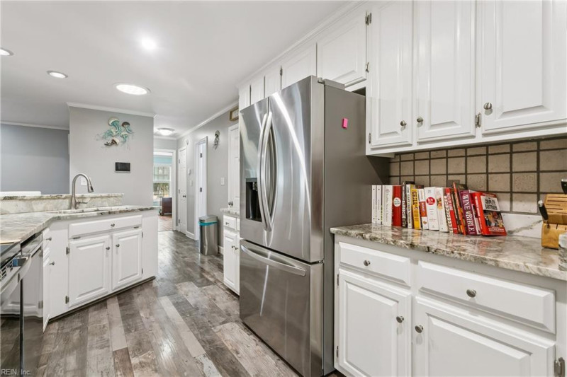 Photo 13 of 48 residential for sale in Hampton virginia