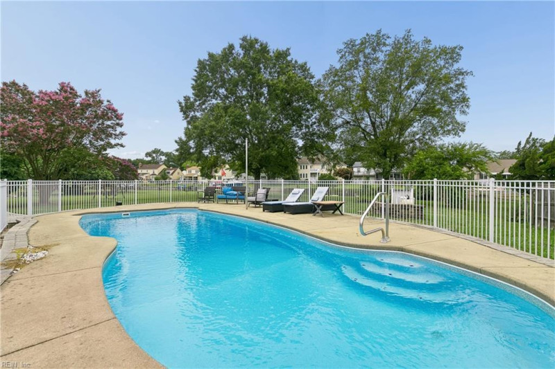 Photo 3 of 48 residential for sale in Hampton virginia