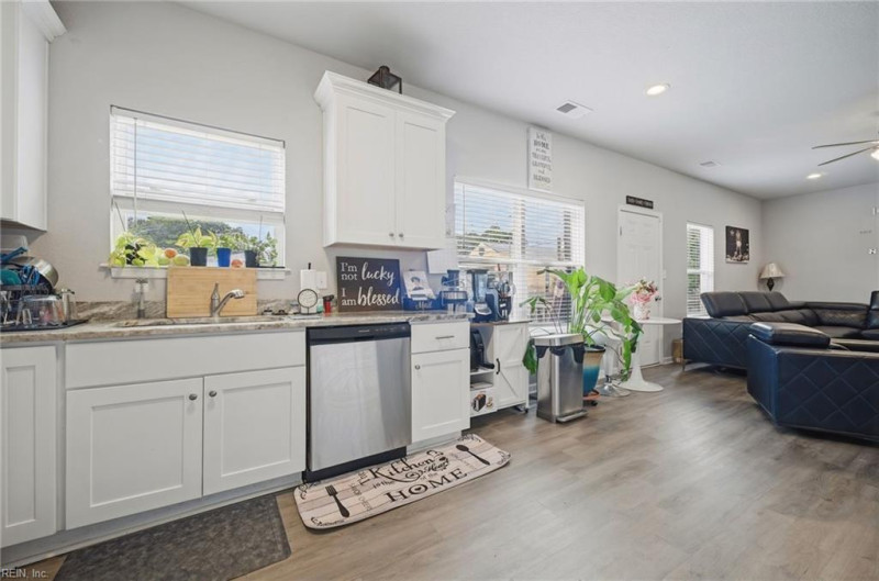 Photo 14 of 48 residential for sale in Newport News virginia