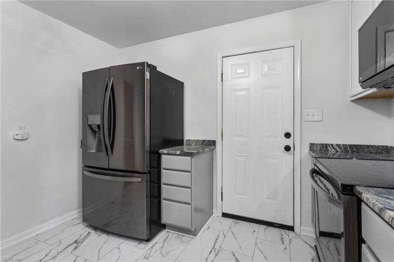 Photo 10 of 38 residential for sale in Newport News virginia