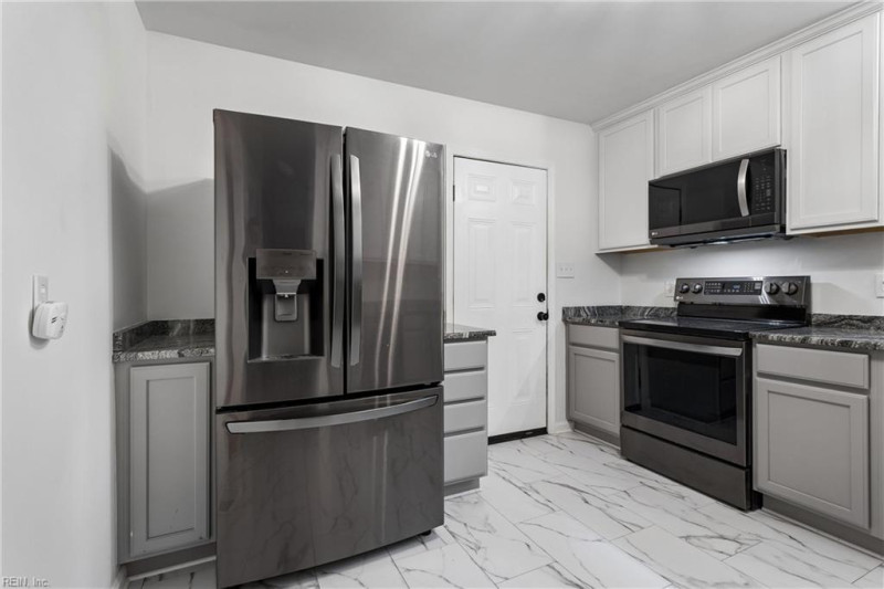 Photo 12 of 38 residential for sale in Newport News virginia