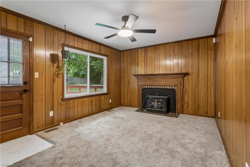 Photo 13 of 38 residential for sale in Newport News virginia