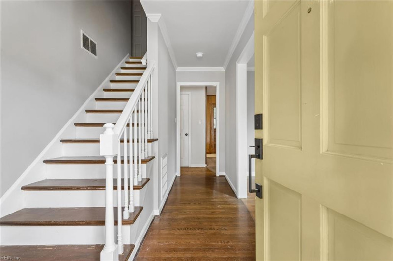Photo 5 of 38 residential for sale in Newport News virginia