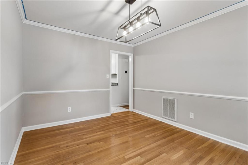 Photo 7 of 38 residential for sale in Newport News virginia