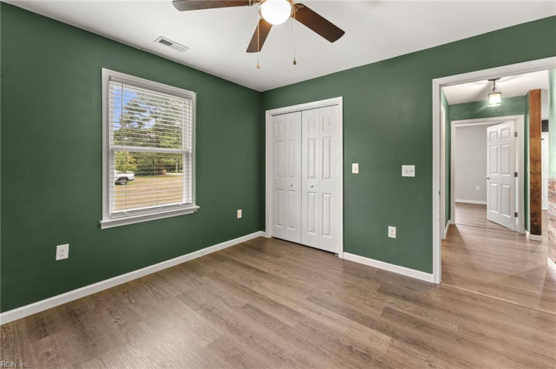 Photo 22 of 40 residential for sale in Gloucester County virginia