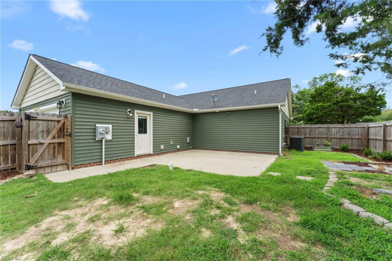 Photo 36 of 40 residential for sale in Gloucester County virginia