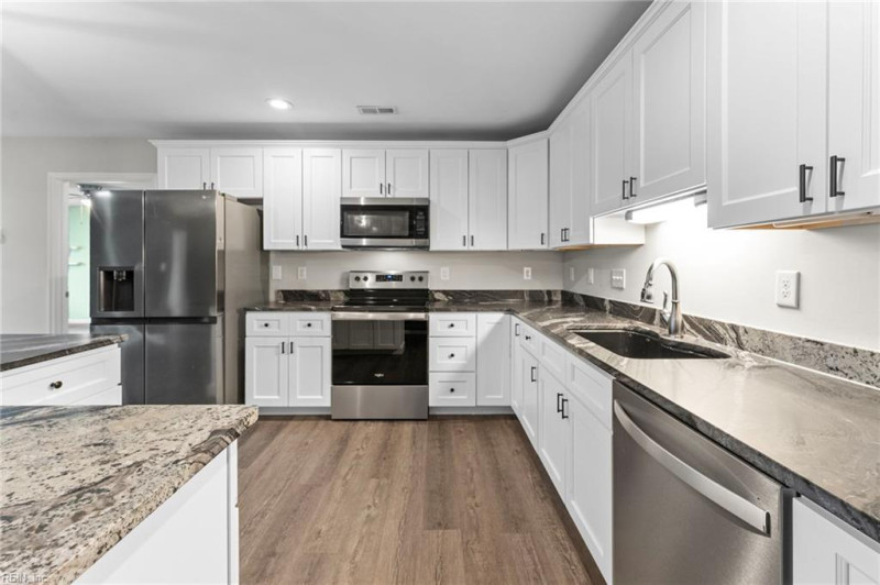 Photo 5 of 40 residential for sale in Gloucester County virginia