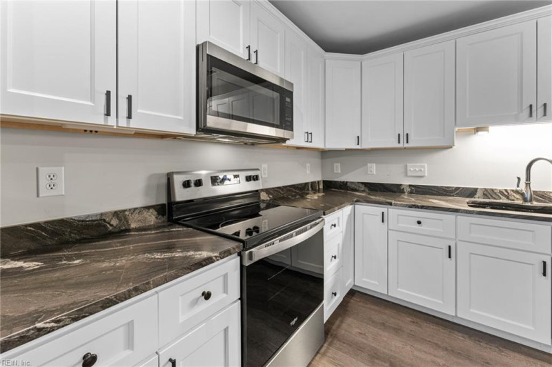 Photo 6 of 40 residential for sale in Gloucester County virginia