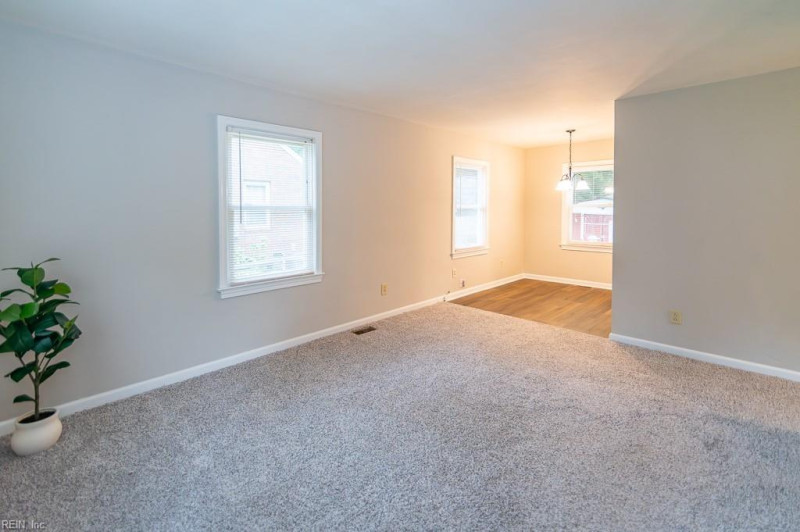 Photo 10 of 44 residential for sale in Hampton virginia