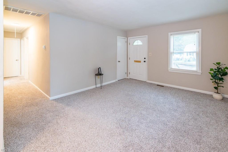 Photo 12 of 44 residential for sale in Hampton virginia