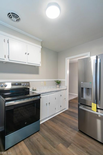 Photo 17 of 44 residential for sale in Hampton virginia