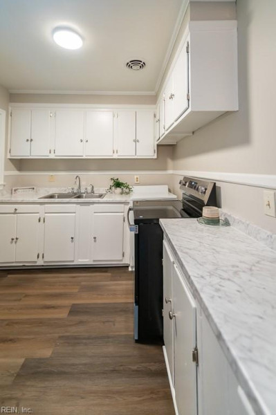 Photo 20 of 44 residential for sale in Hampton virginia